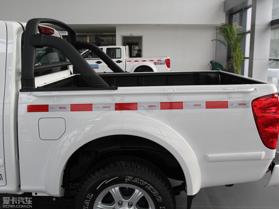 2013L(fng)E5 Wް 2.0T (q)Ӣʹp