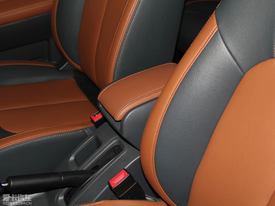 2013L(fng)E5 Wް 2.0T (q)Ӣʹp