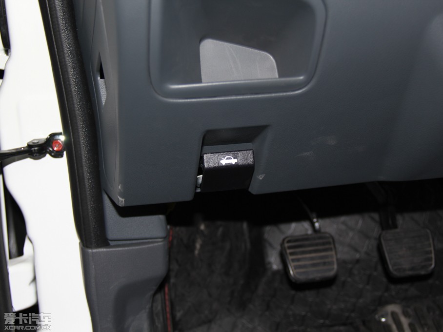 2013L(fng)E5 Wް 2.0T (q)Ӣʹp