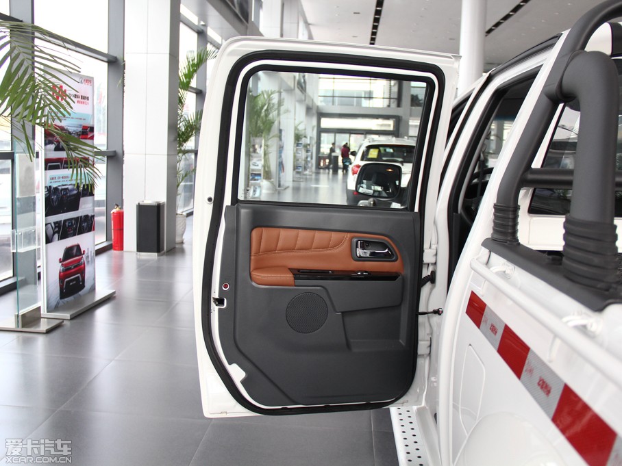 2013L(fng)E5 Wް 2.0T (q)Ӣʹp