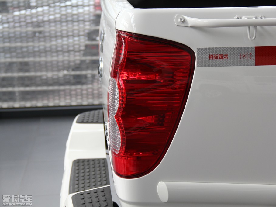 2013L(fng)E5 Wް 2.0T (q)Ӣʹp