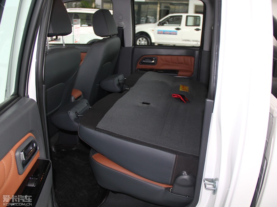 2013LE5 Wް 2.0T 򌾫Ӣʹp