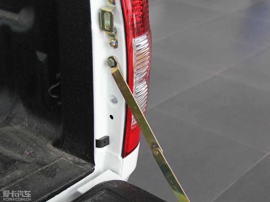 2013LE5 Wް 2.0T 򌾫Ӣʹp