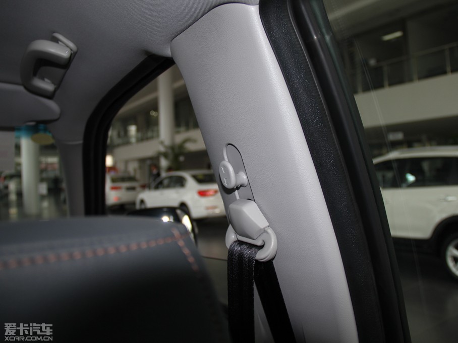 2013L(fng)E5 Wް 2.0T (q)Ӣʹp