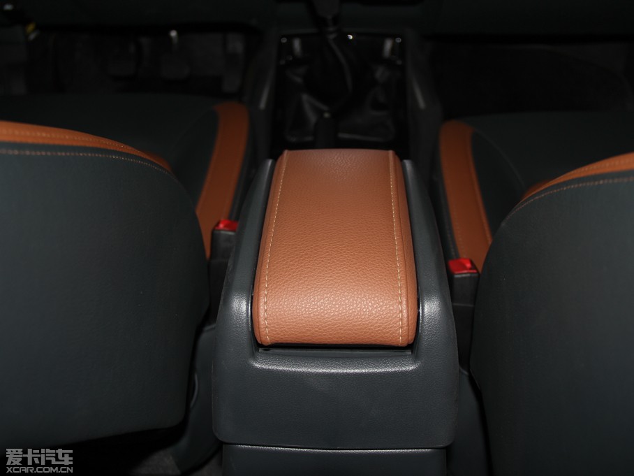 2013L(fng)E5 Wް 2.0T (q)Ӣʹp