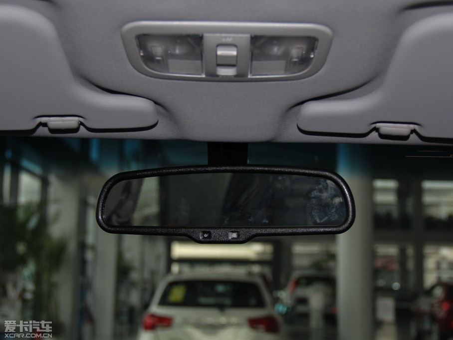 2013L(fng)E5 Wް 2.0T (q)Ӣʹp