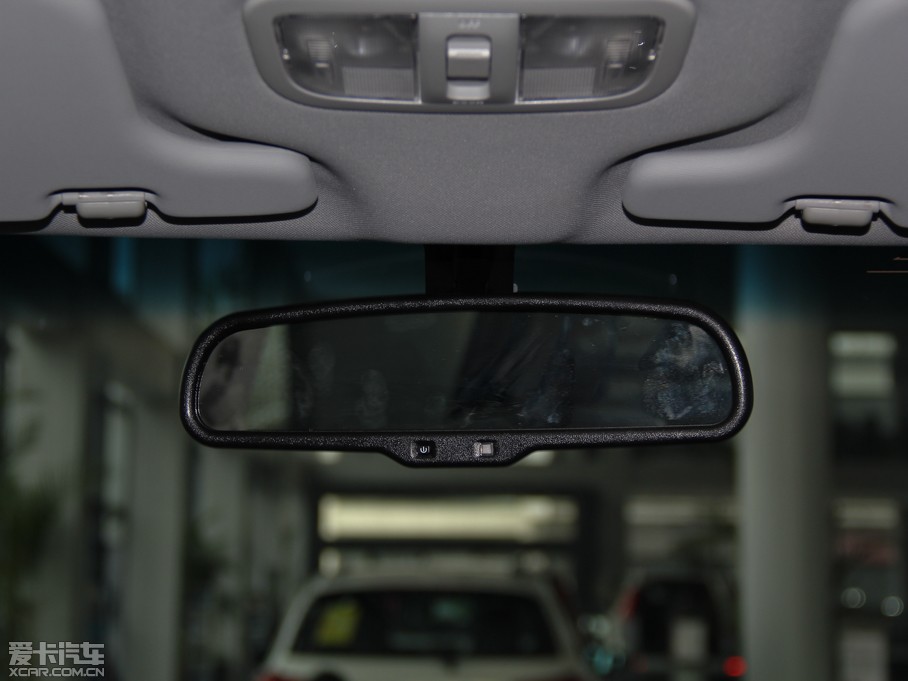 2013L(fng)E5 Wް 2.0T (q)Ӣʹp