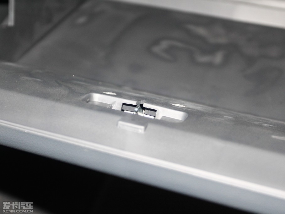 2013L(fng)E5 Wް 2.8T (q)Ӣʹp