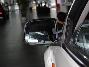 2013Wް 2.4L 򌾫Ӣʹp ^