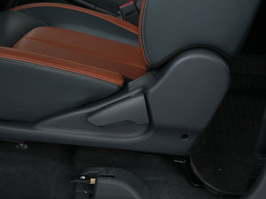 2013Wް 2.0T 򌾫Ӣʹp {{