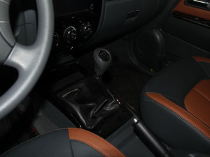 2013Wް 2.0T 򌾫Ӣʹp g