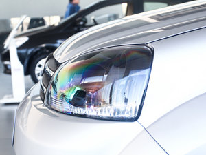 2013Wް 2.8T 򌾫Ӣʹp ^