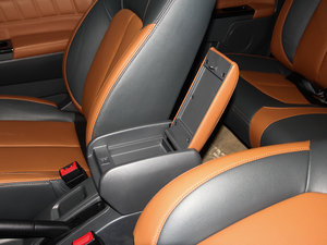 2013Wް 2.8T 򌾫Ӣʹp g