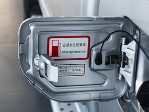 2013Wް 2.8T 򌾫Ӣʹp ^