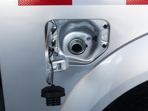 2013Wް 2.8T 򌾫Ӣʹp ^