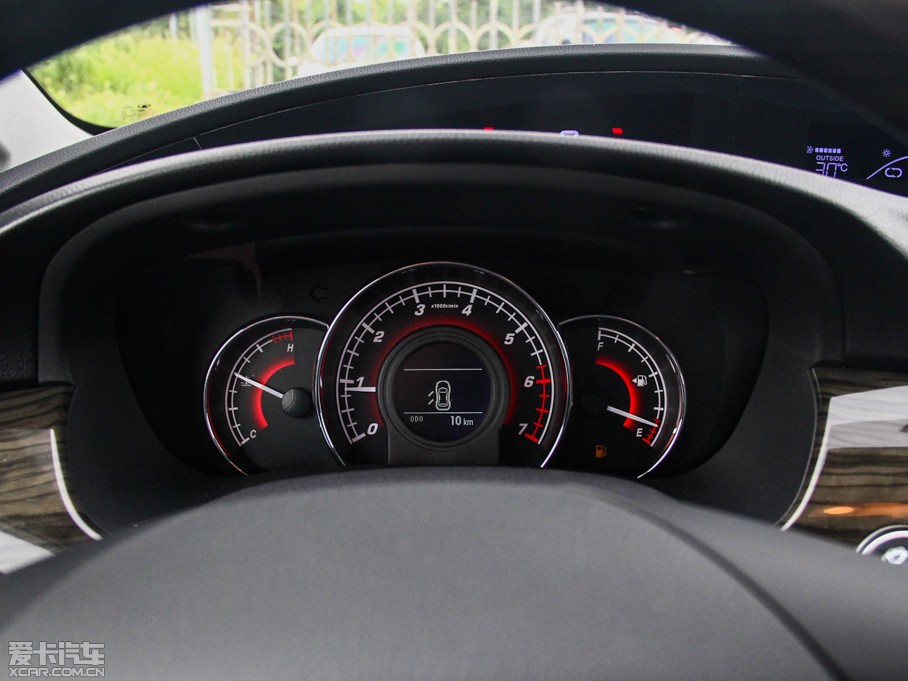 2014LC50  1.5T քӕrа