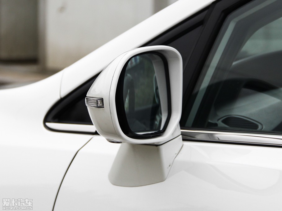 2014LC50  1.5T քӕrа