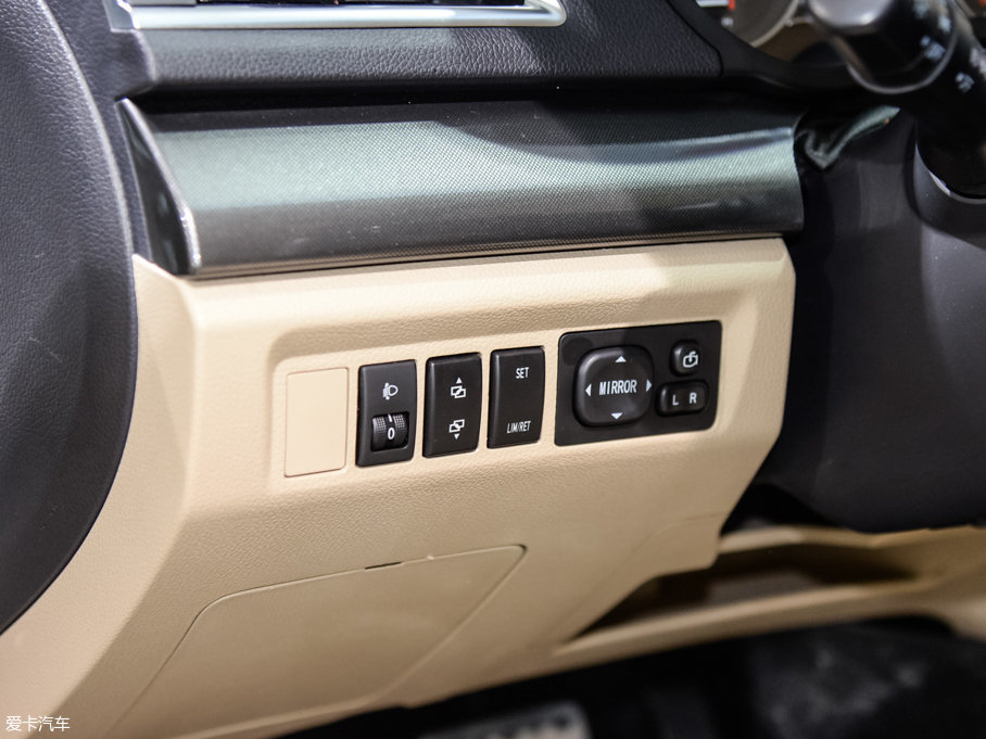 2017���L��C30 EV ���A��