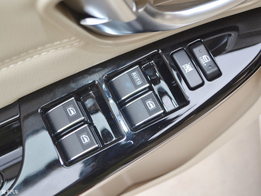 2017���L��C30 EV ������