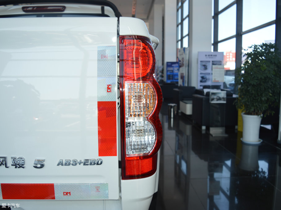 2017LE5 Wް 2.4L ̓򌾫Ӣ Сp