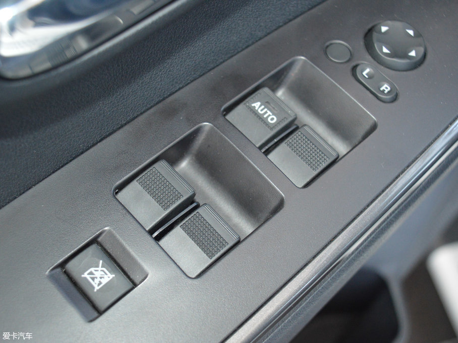 2017LE5 Wް 2.4L ̓򌾫Ӣ Сp