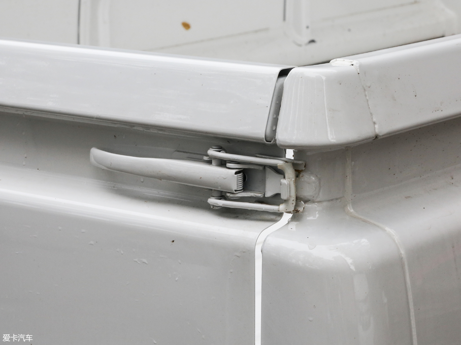 2018UF30 1.5L m~d1015