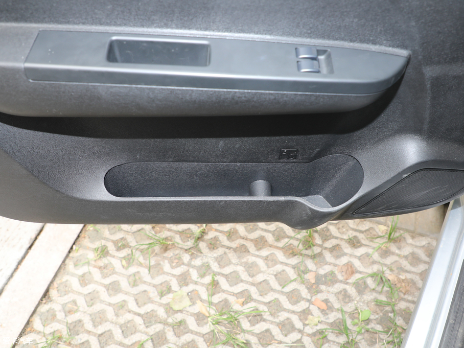 2018UF30 1.5L m~d745