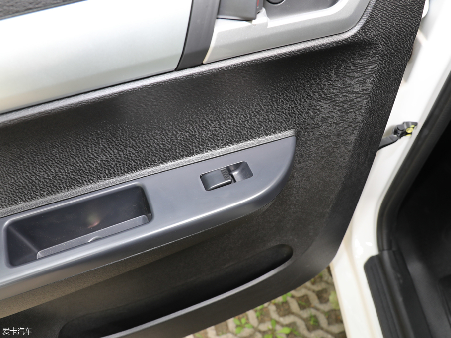 2018UF30 1.5L LSӢ ~d745