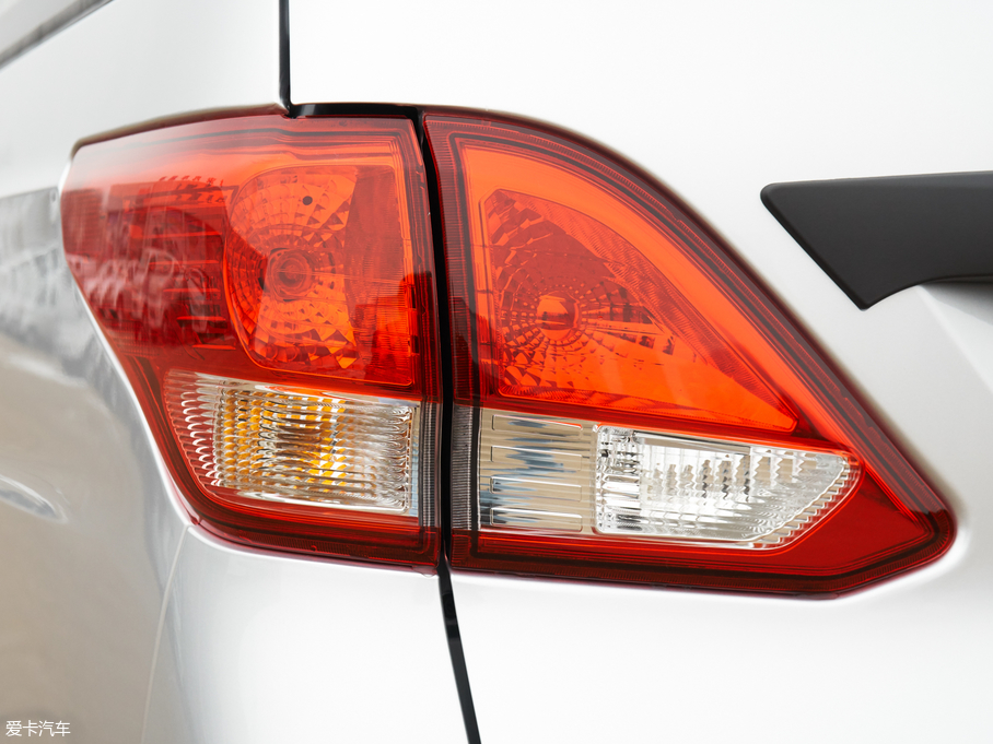 2018���L(zh��ng)�����S50 S50V 1.5L ������5��