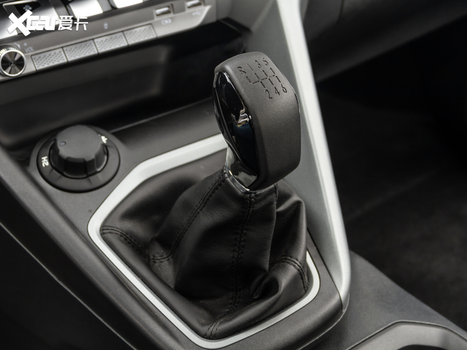 2020��P��F70 2.5T �����A���L�S �~�d675KG ���� ��VI