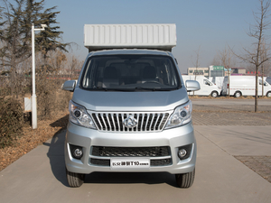 2019款1.5L 厢货车双排 标准型 额载595 整体外观