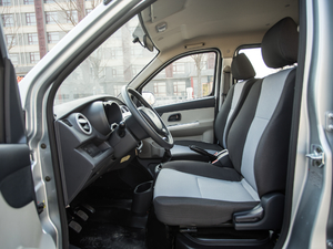 2019款1.5L 厢货车双排 标准型 额载595 空间座椅