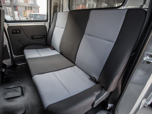 2019款1.5L 厢货车双排 标准型 额载595 空间座椅