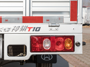 2019款1.5L 载货车双排 标准型 额载745 细节外观