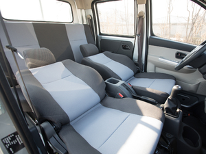 2019款1.5L 载货车双排 标准型 额载745 空间座椅