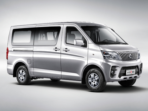 2019款1.5L 标准型 6座 国V 整体外观