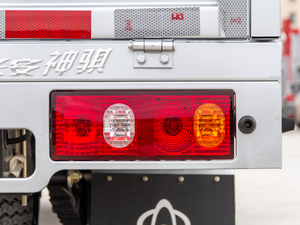 2020款T20L 1.5L 单排 国VI 尾灯
