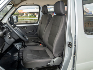 2020款T20L 1.5L 双排 国VI 主驾驶座椅