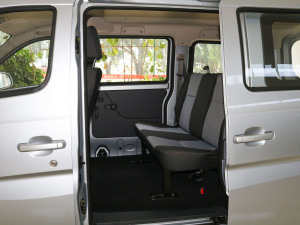 2021款1.4L 标准型客车 国VI 后排空间
