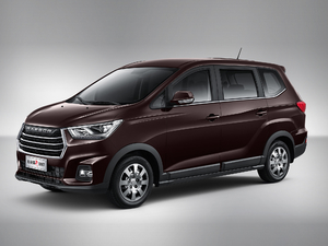2018款1.5L 手动标准版 左前45度