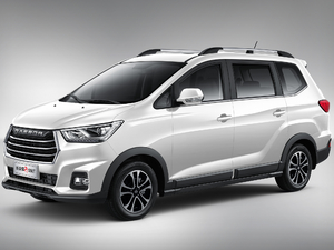 2018款1.5T 手动旗舰版 整体外观