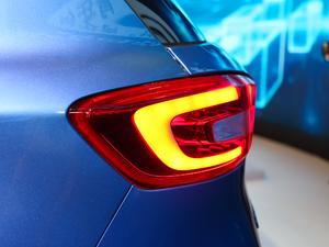 2019款380v 细节外观