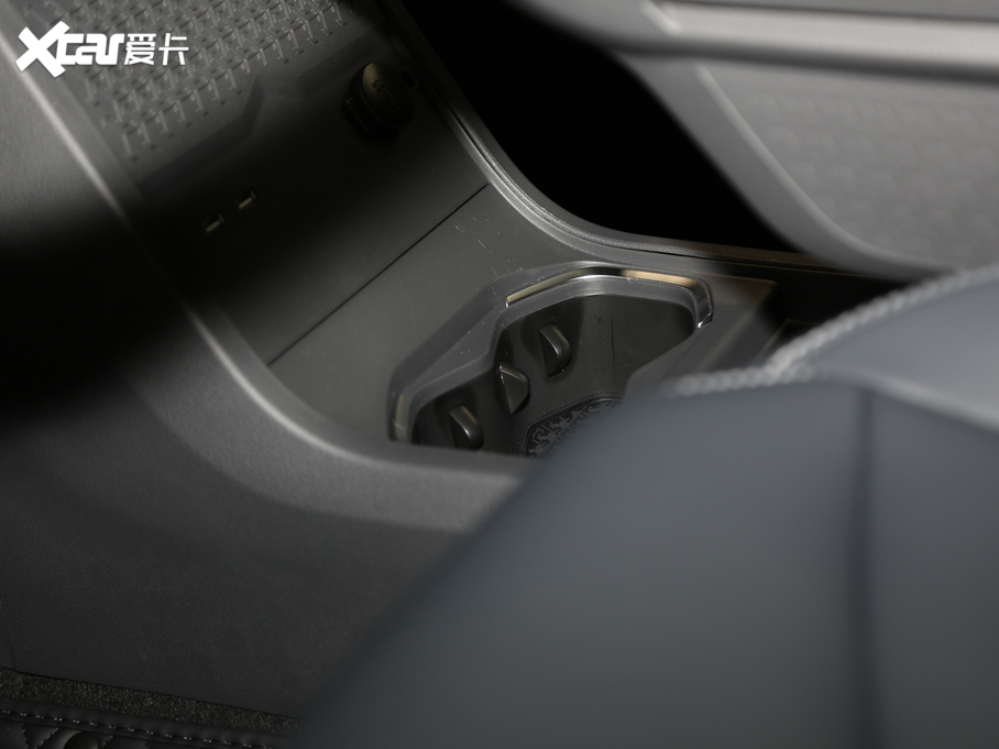 2020߸U 400 U(chung)