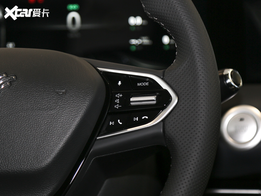 2020߸U 400 U(chung)