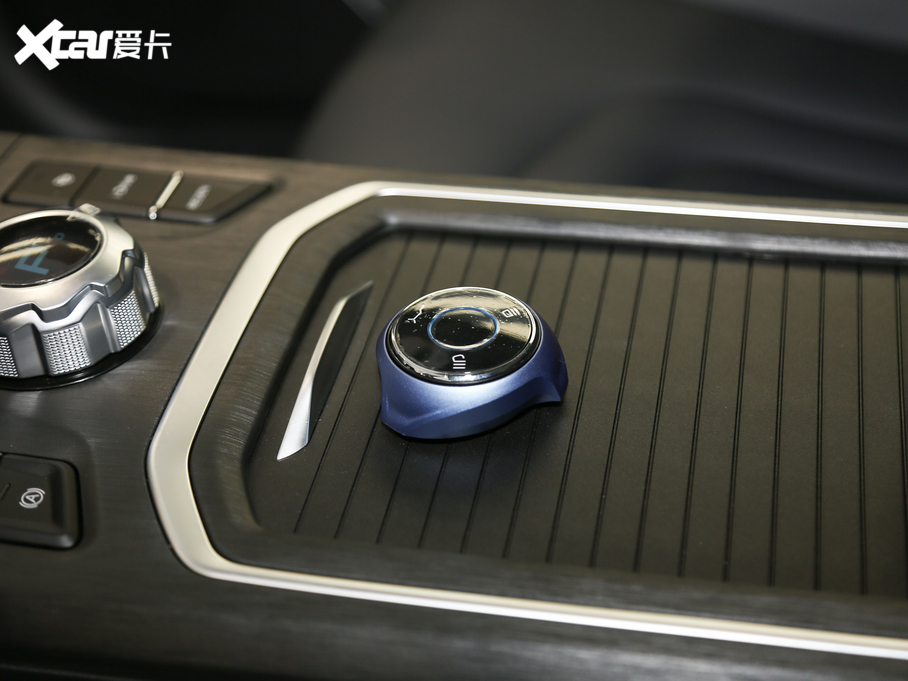 2020߸U 400 U(chung)