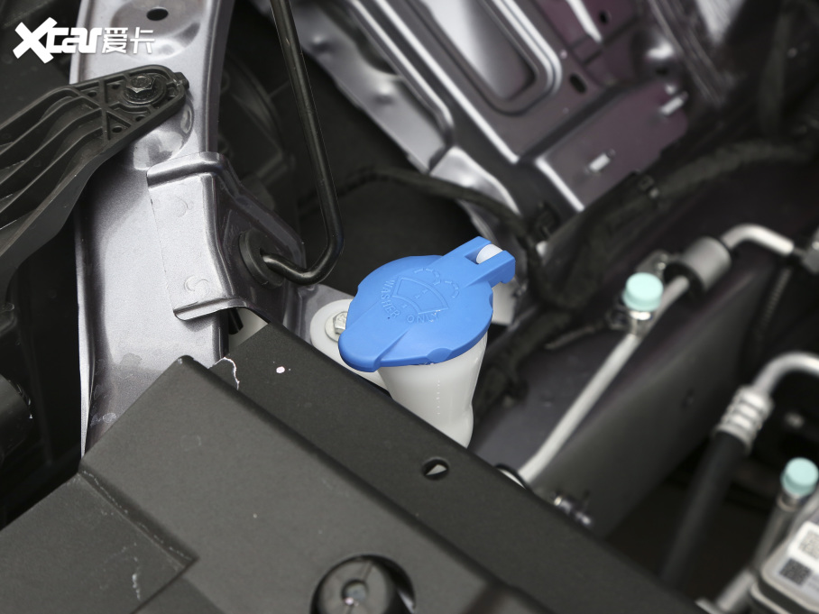 2021����߸U Pro 400 �����{�S��