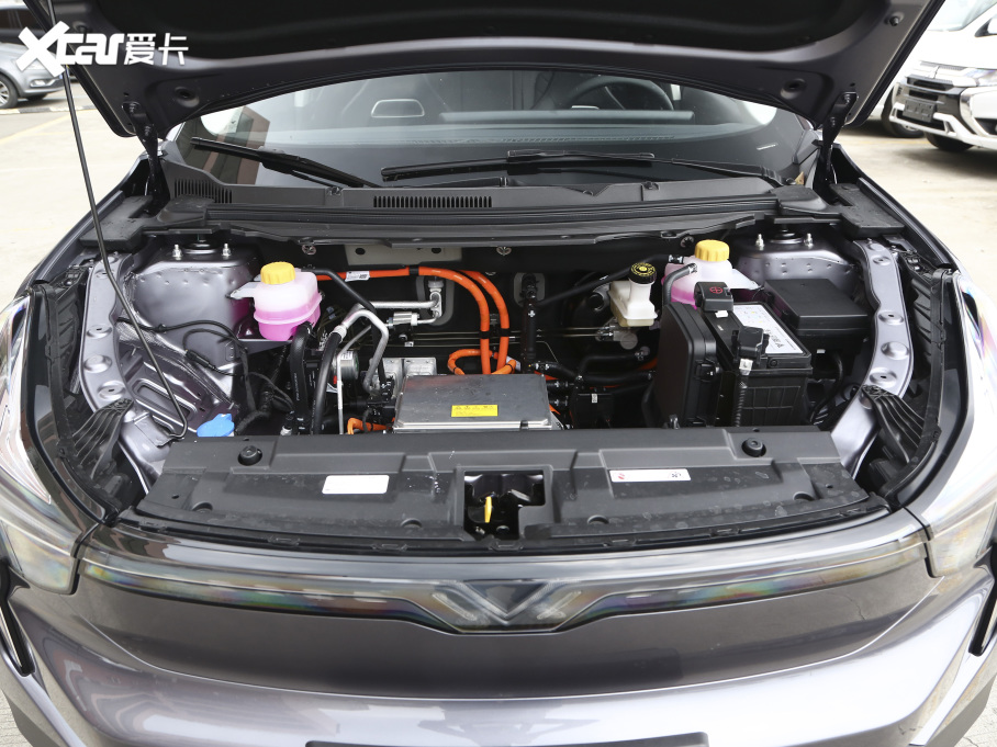 2021����߸U Pro 400 �����{�S��