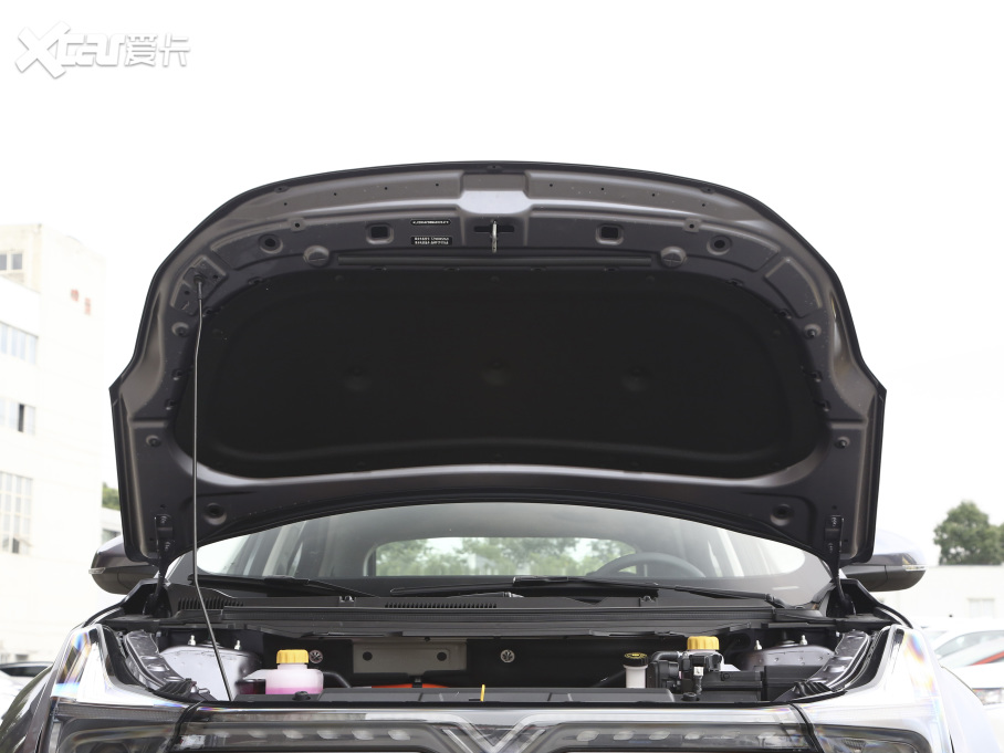 2021����߸U Pro 400 �����{�S��