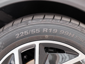 2021款Pro 500 登月版 轮胎尺寸
