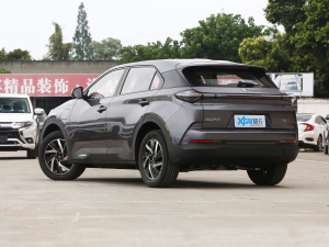 2021款Pro 400 尊享驾驭版 左后45度